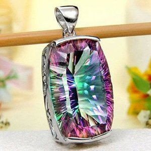 NWOT Mystic Topaz Pendant Free Chain
